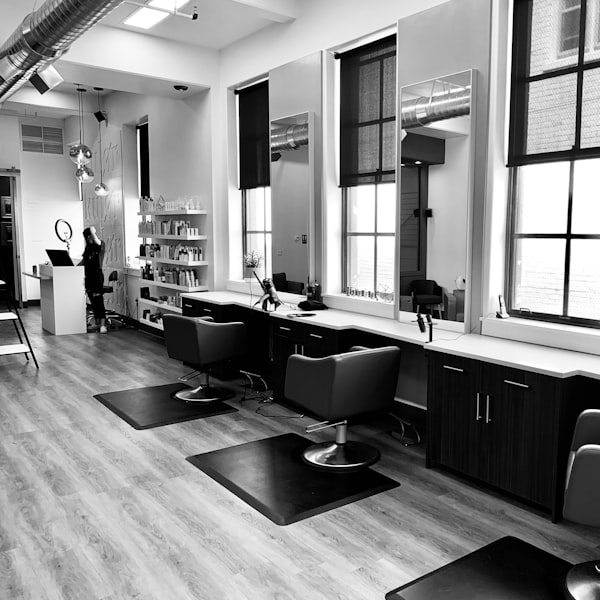 Mid taper fade με διακριτικό σχέδιο